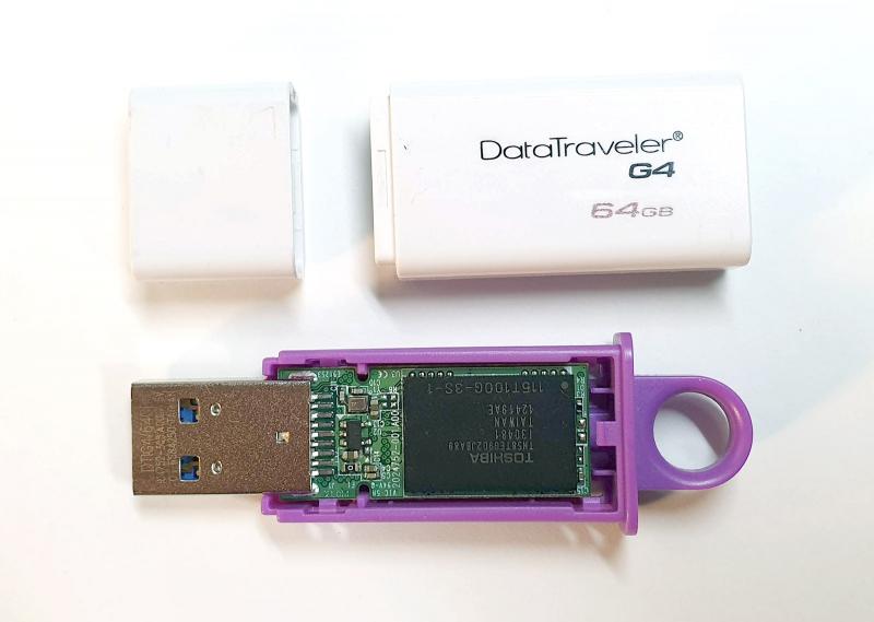 data_traveler_64gb_opened